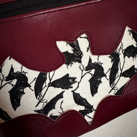 Spooky bat zippered pouch - Picture 4 of 5